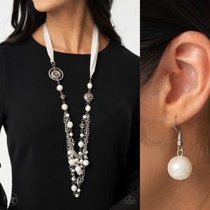 ❤️ All the Trimmings Necklace Set